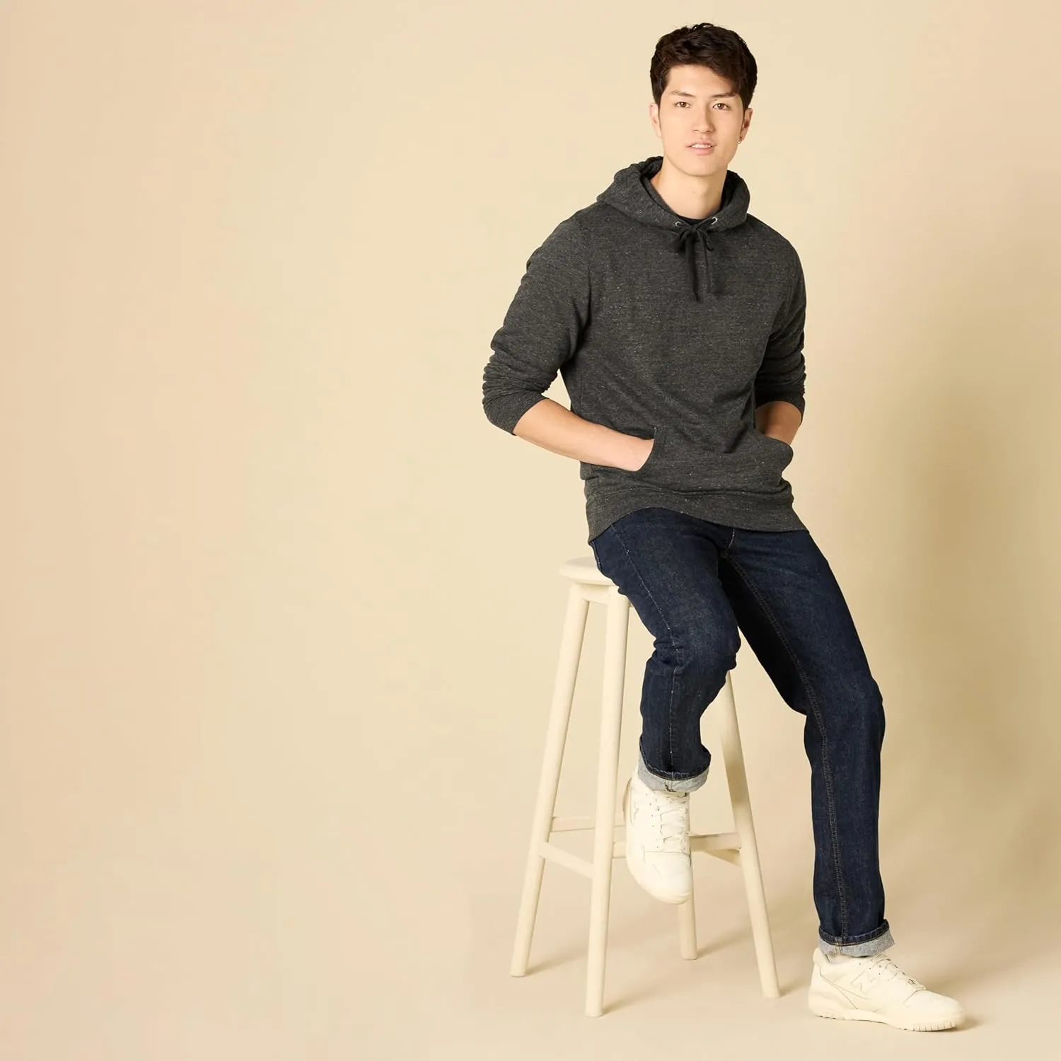 Amazon Essentials Men's Lightweight Long-Sleeve French Terry Hoodie