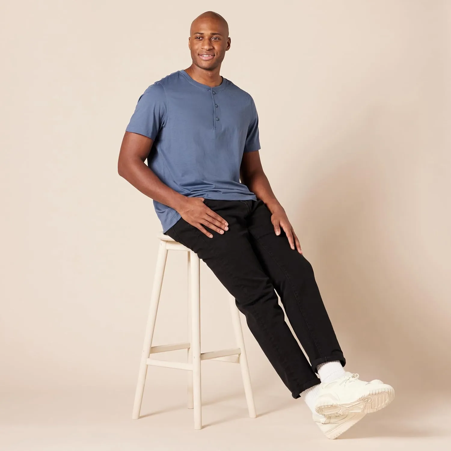 Amazon Essentials Men's Regular-Fit Short-Sleeve Cotton Henley T-Shirt, Pack of 2