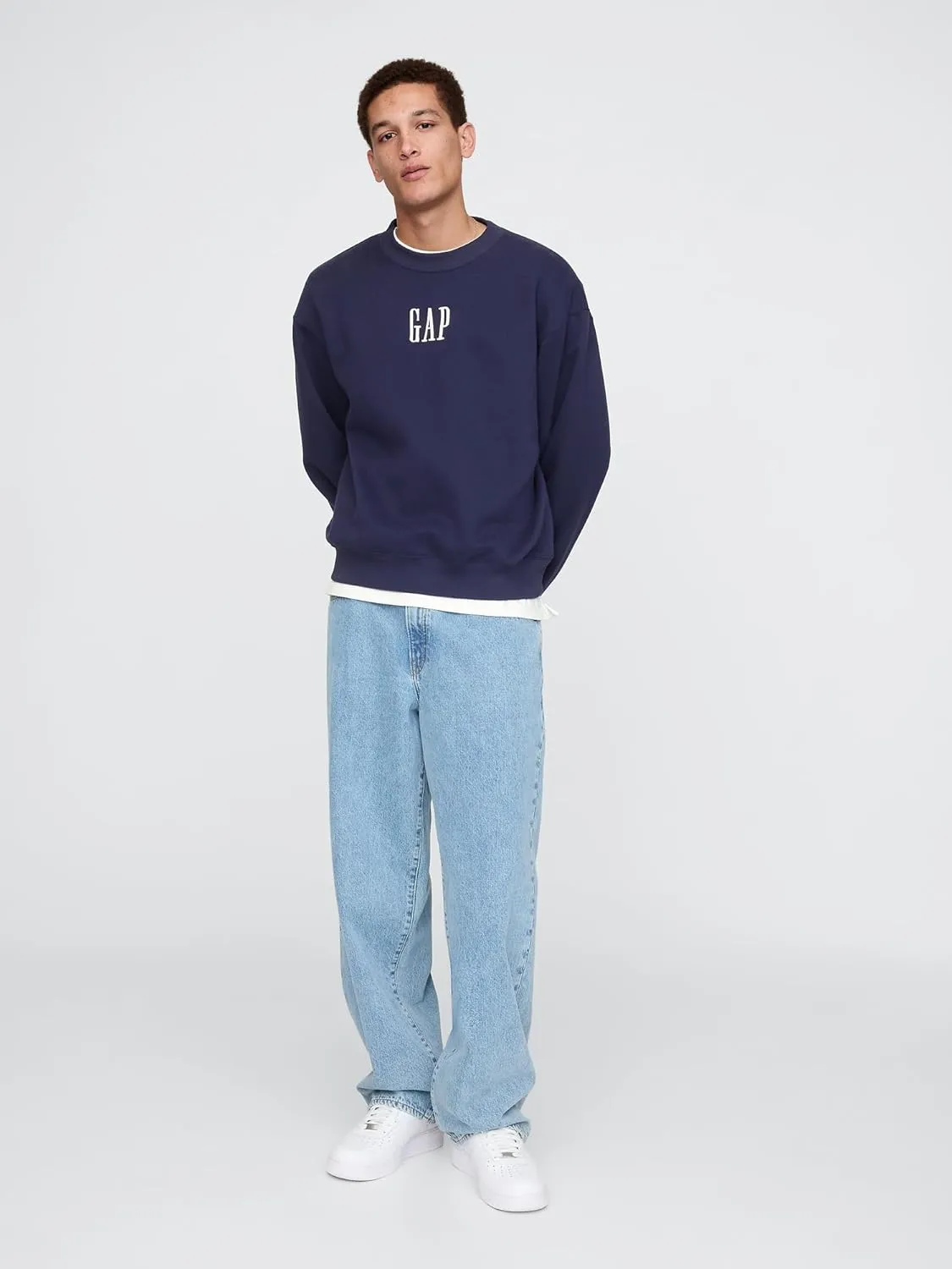 GAP Men's Logo Crewneck Fleece Sweatshirt