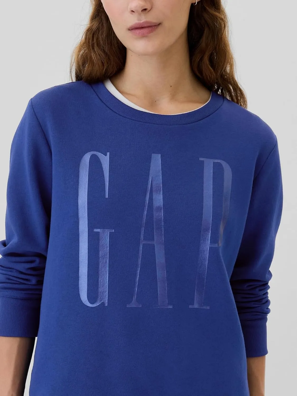 GAP Women's Logo Crewneck Sweatshirt