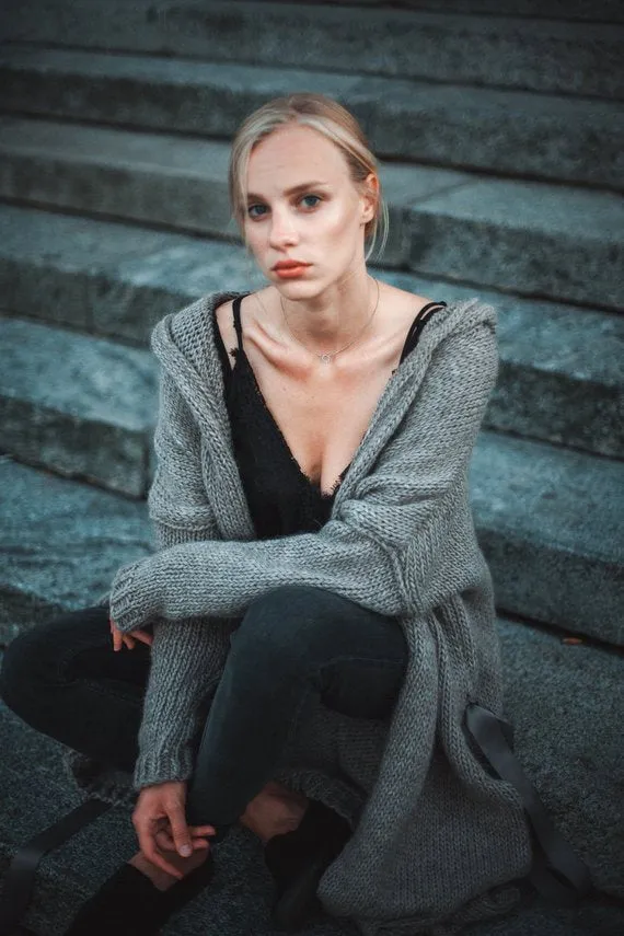 “Shelter” – Chunky Alpaca Wool Cardigan With Hood | VÉJA